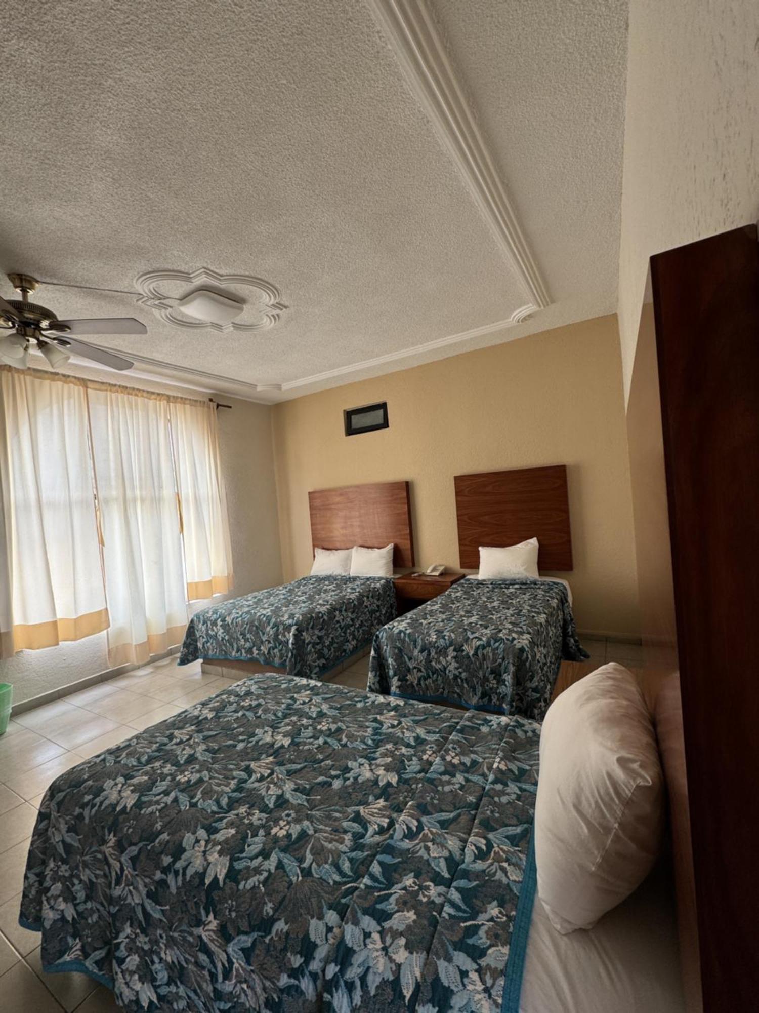 Hotel Las Fuentes ラゴス・デ・モレノ エクステリア 写真